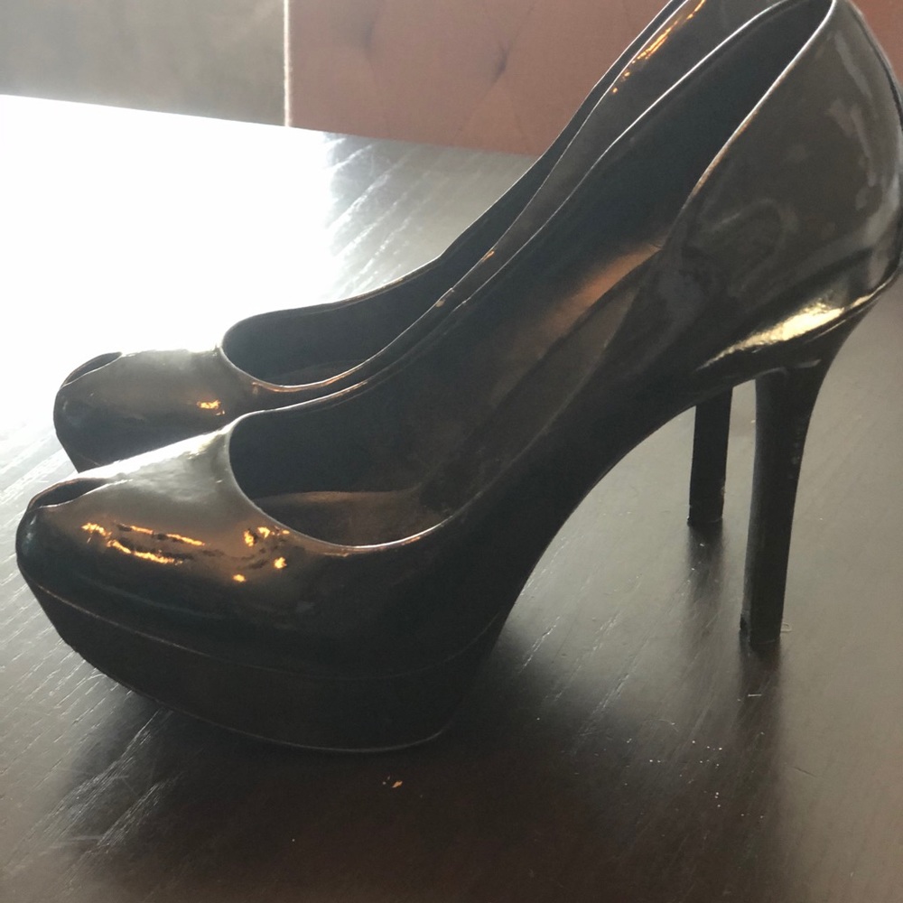Patent leather peep toe pump - Picture 2 of 5